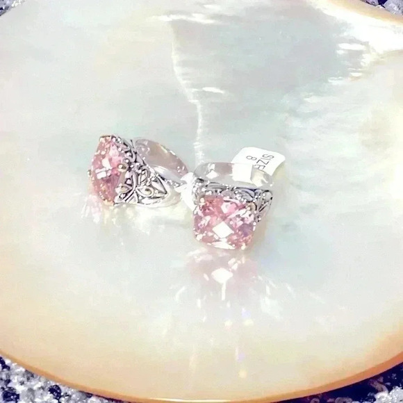 Pink cubic cocktail ring 18kGE marked size 6 and 8 - Picture 2 of 5